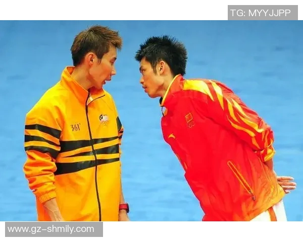 林丹与足球明星同框合影展现运动员友谊与激情的精彩瞬间