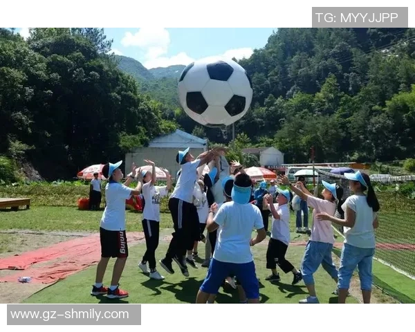 足球明星洗脚瞬间大揭秘精美图片展示他们的生活细节与休闲时光